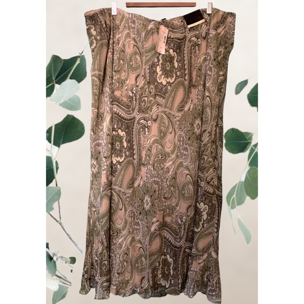 Lane Bryant Woman’s Skirt 26W / 28W Green Paisley Print NWT